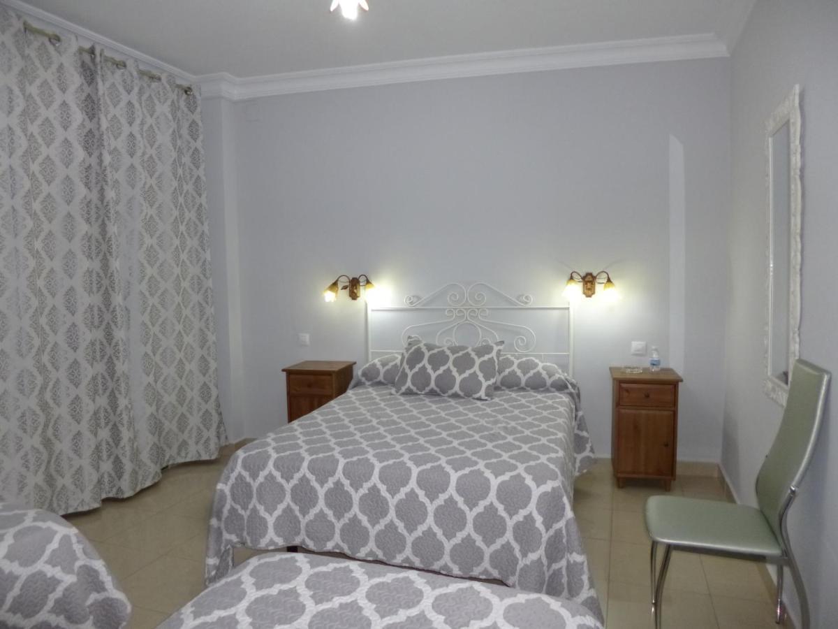 Virgen Del Rocio Hostel Los Palacios Y Villafranca