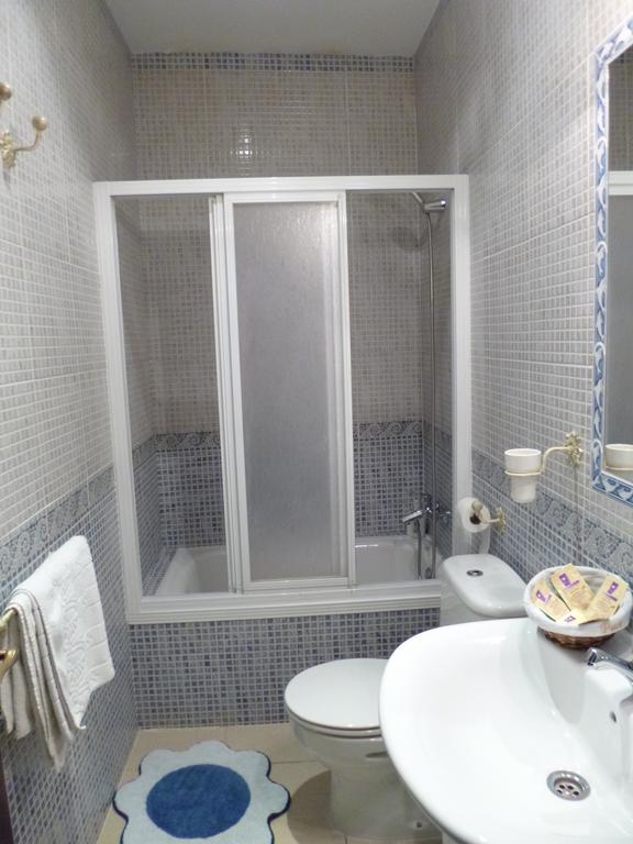 Hostel Virgen Del Rocio Los Palacios Y Villafranca