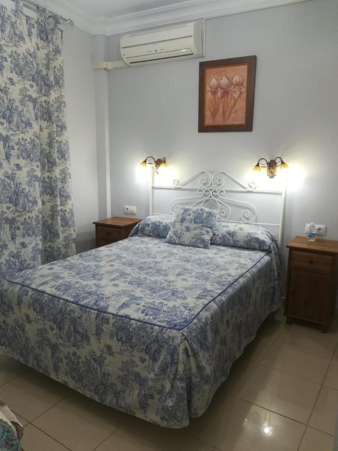 Virgen Del Rocio Hostal Los Palacios Y Villafranca